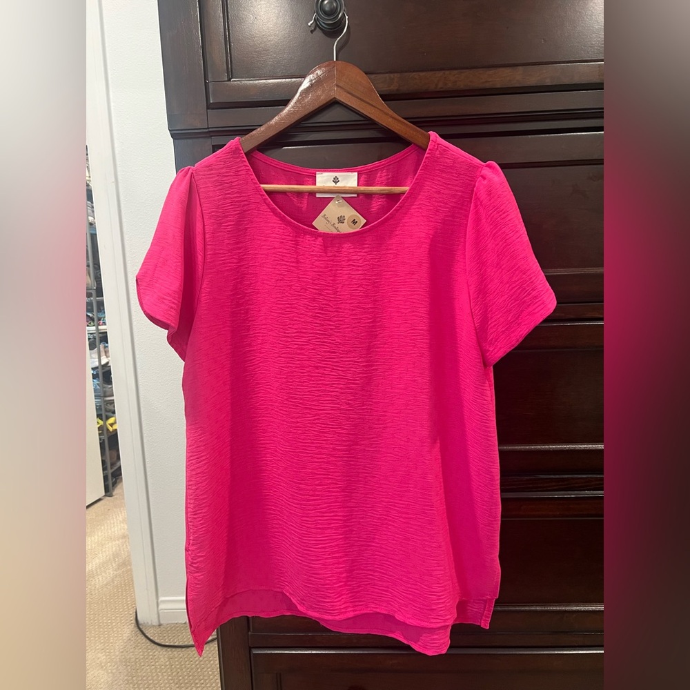 BNWT Betsy boutique shop Vibrant Pink Women's Top size medium